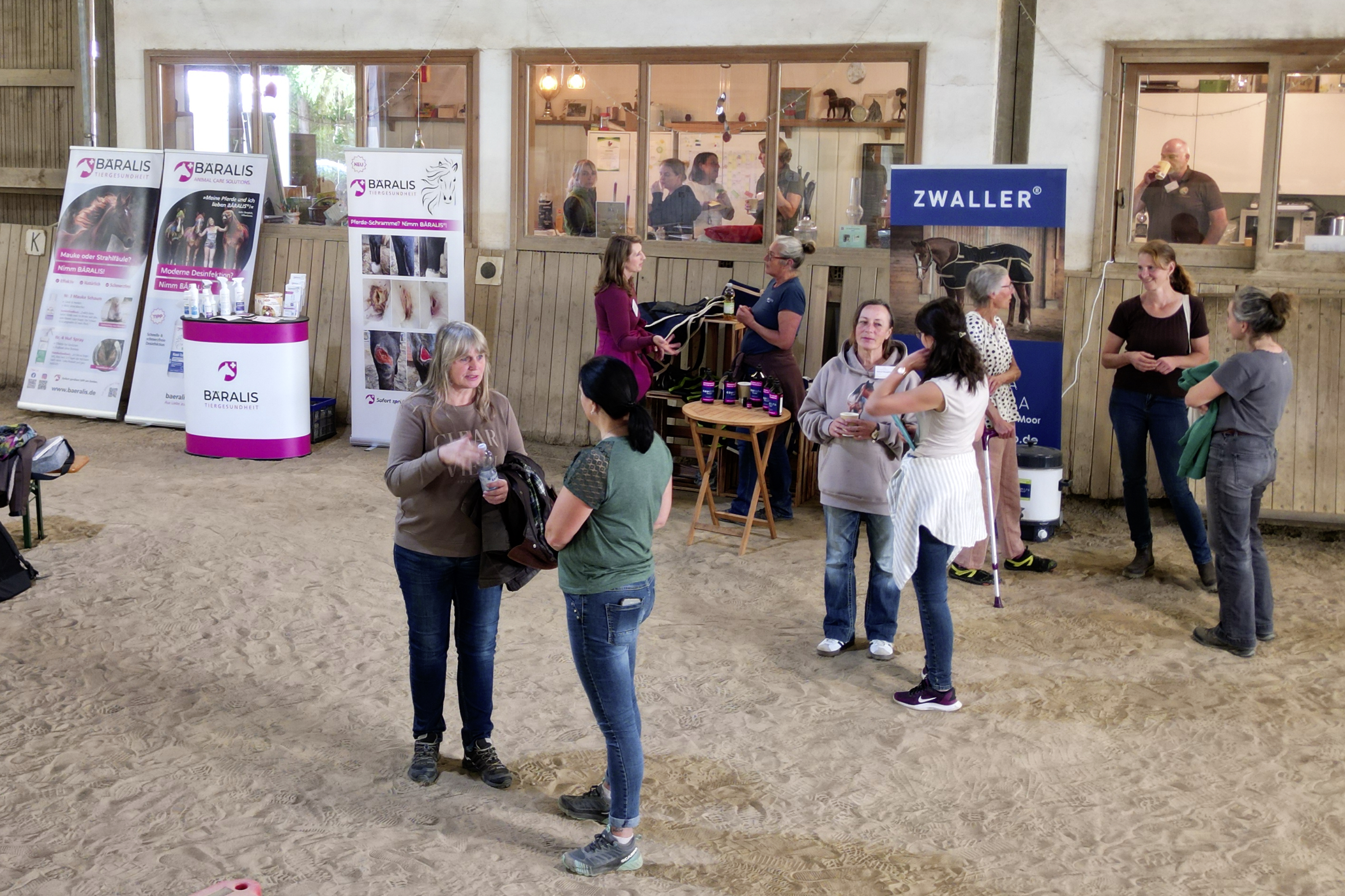 Stände von Bäralis und Equispa